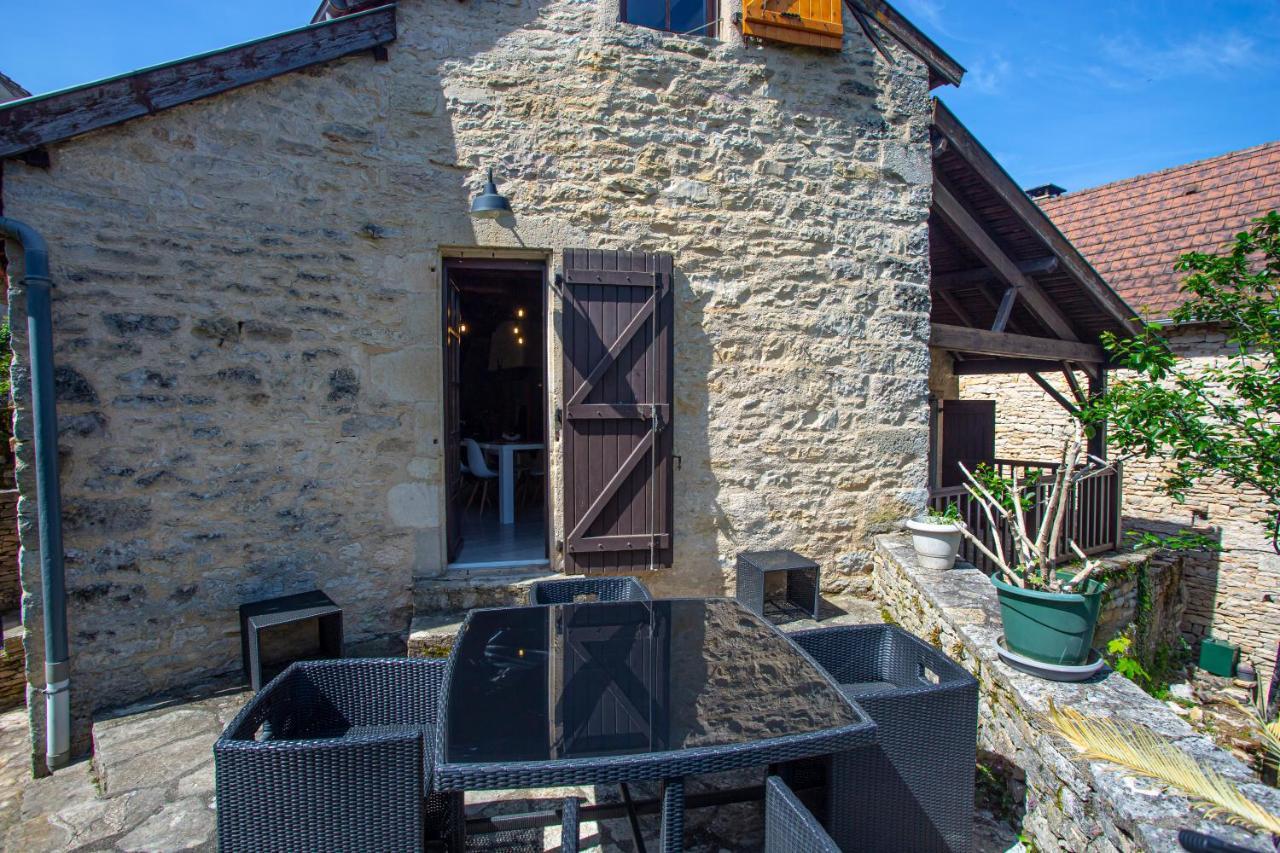 Maison En Pierres Au Coeur Du Village Medieval De Villeneuve エクステリア 写真