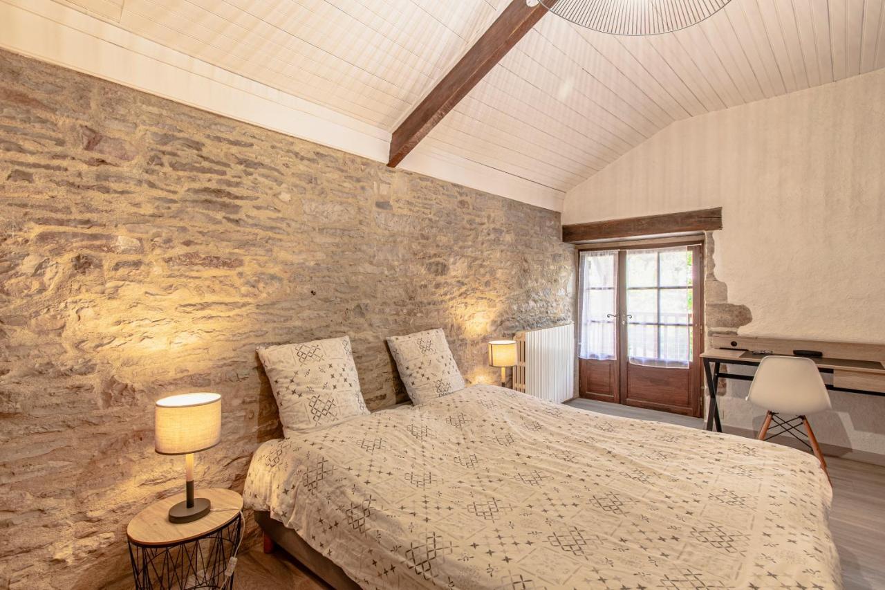 Maison En Pierres Au Coeur Du Village Medieval De Villeneuve エクステリア 写真