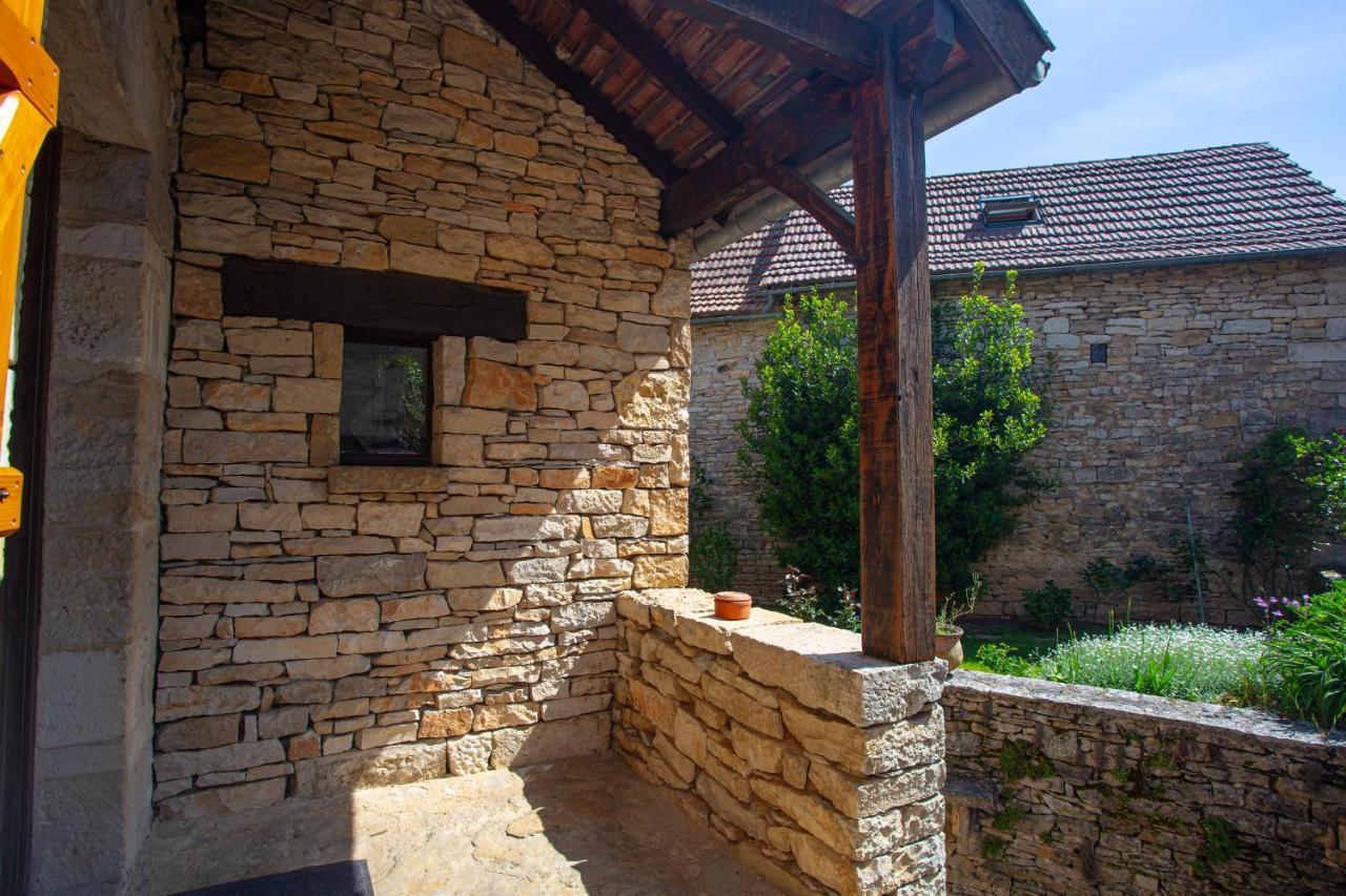 Maison En Pierres Au Coeur Du Village Medieval De Villeneuve エクステリア 写真