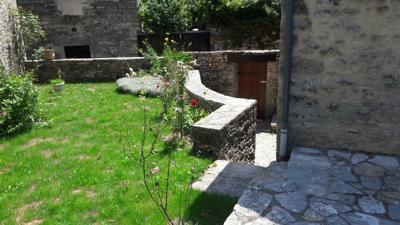 Maison En Pierres Au Coeur Du Village Medieval De Villeneuve エクステリア 写真